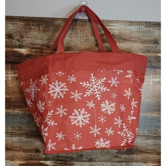 🌟 3 for $15 Deal! 🌟Christmas tote bag red with white snowflakes - Picture 2 of 6